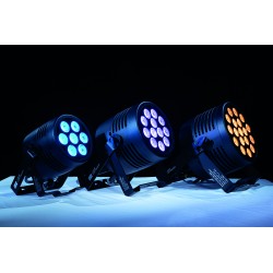42665 Showtec Cameleon Spot 12Q6 Tour 12 x 12 W RGBWA-UV LED Spot utilizzo aperto per giardini allestimenti palco KaotikaStore