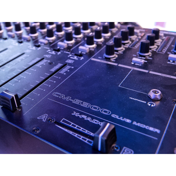 OMNITRONIC CM-5300 Mixer per club - KaotikaStore - 4026397708172