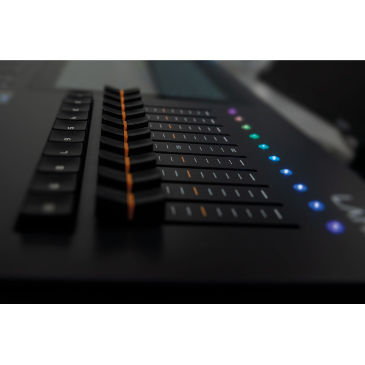 Showtec LAMPY 20 2U Console DMX 20 fader 2 Universi Console centralina controllo testa mobile banco regia 50741 8717748538499