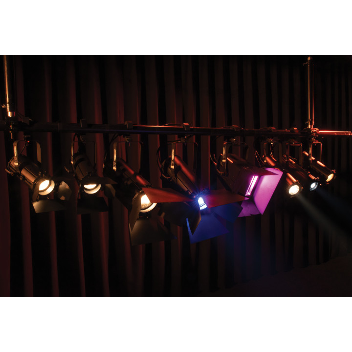 34011 Showtec ACT Fresnel 50 WW faro teatro spettacoli palco teatrale compatto a LED 50W Warm White bianco caldo
